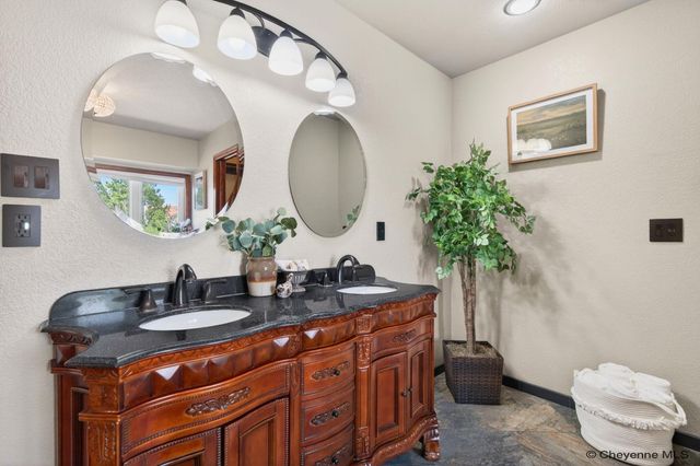 705 OAKHURST DR, Cheyenne, WY 82009