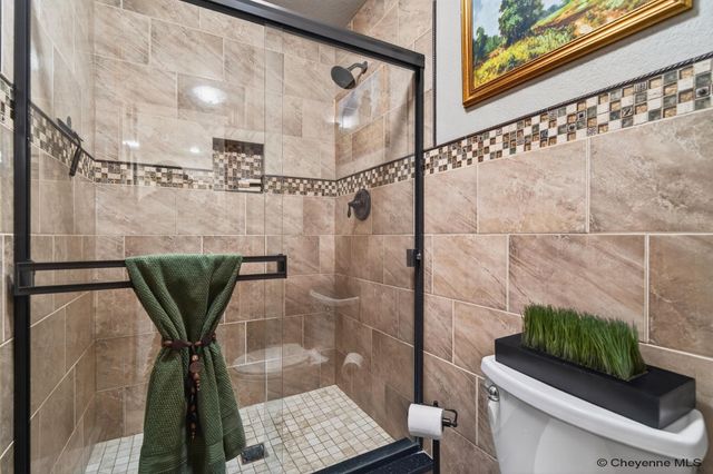 705 OAKHURST DR, Cheyenne, WY 82009