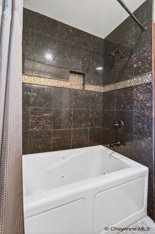 705 OAKHURST DR, Cheyenne, WY 82009