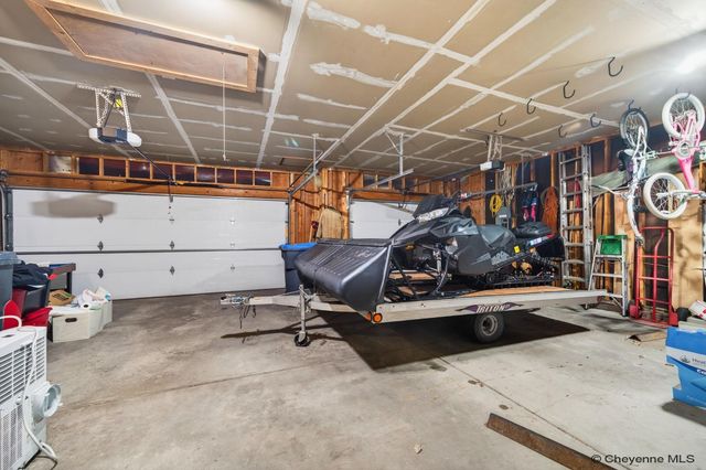 705 OAKHURST DR, Cheyenne, WY 82009