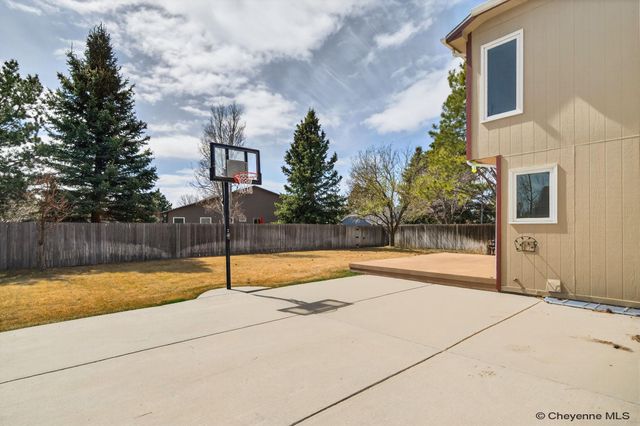 705 OAKHURST DR, Cheyenne, WY 82009