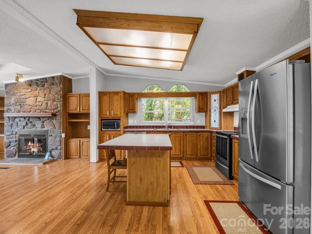 213 Old State Ten Road, Black Mountain, NC 28711