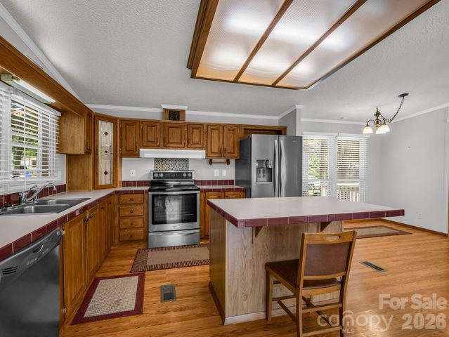 213 Old State Ten Road, Black Mountain, NC 28711