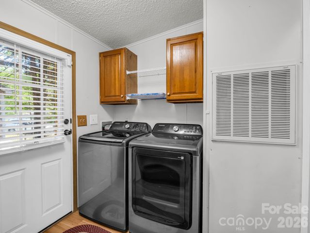 213 Old State Ten Road, Black Mountain, NC 28711