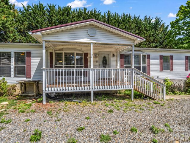 213 Old State Ten Road, Black Mountain, NC 28711