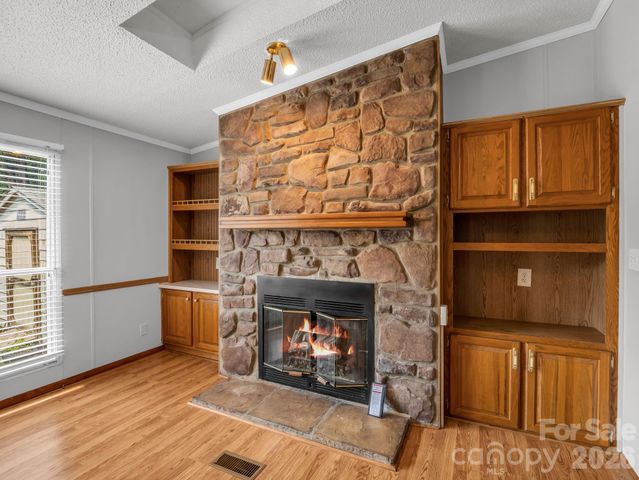 213 Old State Ten Road, Black Mountain, NC 28711