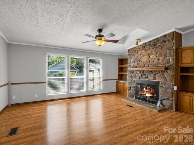 213 Old State Ten Road, Black Mountain, NC 28711