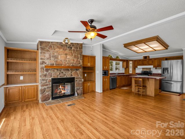 213 Old State Ten Road, Black Mountain, NC 28711