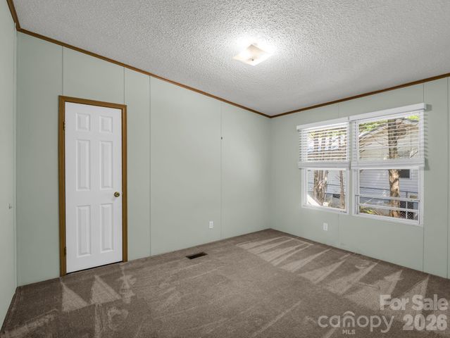 213 Old State Ten Road, Black Mountain, NC 28711