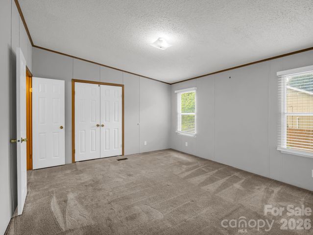 213 Old State Ten Road, Black Mountain, NC 28711