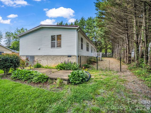 213 Old State Ten Road, Black Mountain, NC 28711