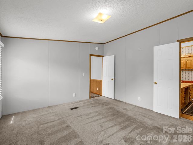 213 Old State Ten Road, Black Mountain, NC 28711