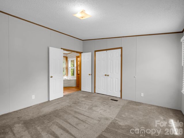 213 Old State Ten Road, Black Mountain, NC 28711