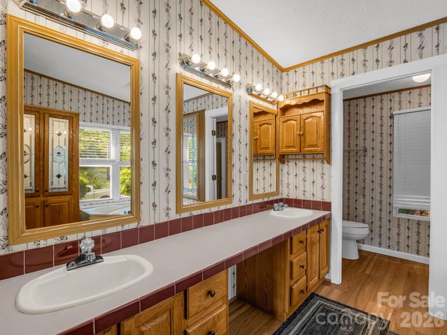 213 Old State Ten Road, Black Mountain, NC 28711