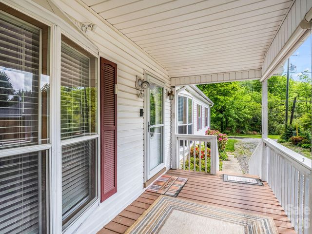 213 Old State Ten Road, Black Mountain, NC 28711