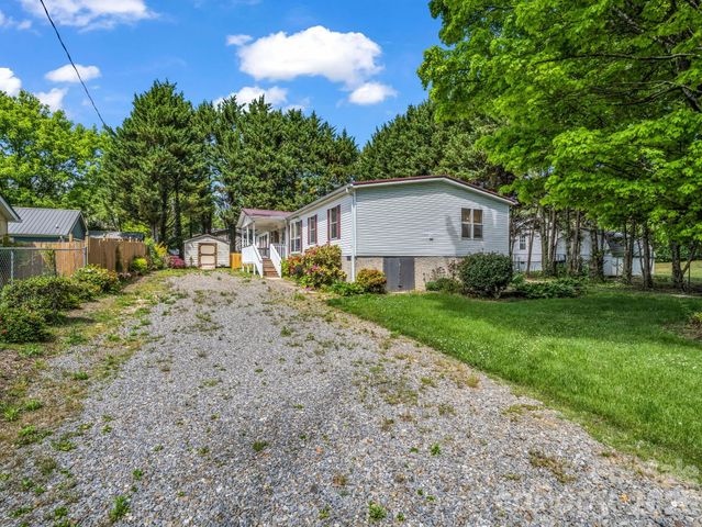 213 Old State Ten Road, Black Mountain, NC 28711
