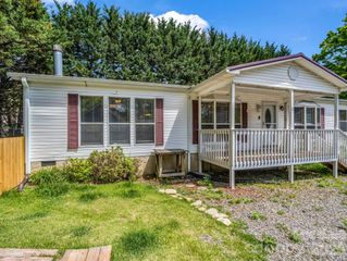 213 Old State Ten Road, Black Mountain, NC 28711