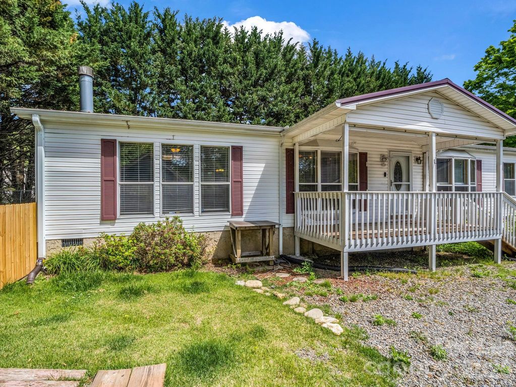 213 Old State Ten Road, Black Mountain, NC 28711
