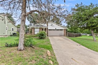 2208 Lobo Drive, Bryan, TX 77807