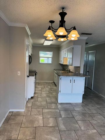 1809 Willard Avenue, Canadian, TX 79014