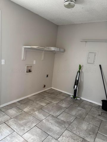 1809 Willard Avenue, Canadian, TX 79014