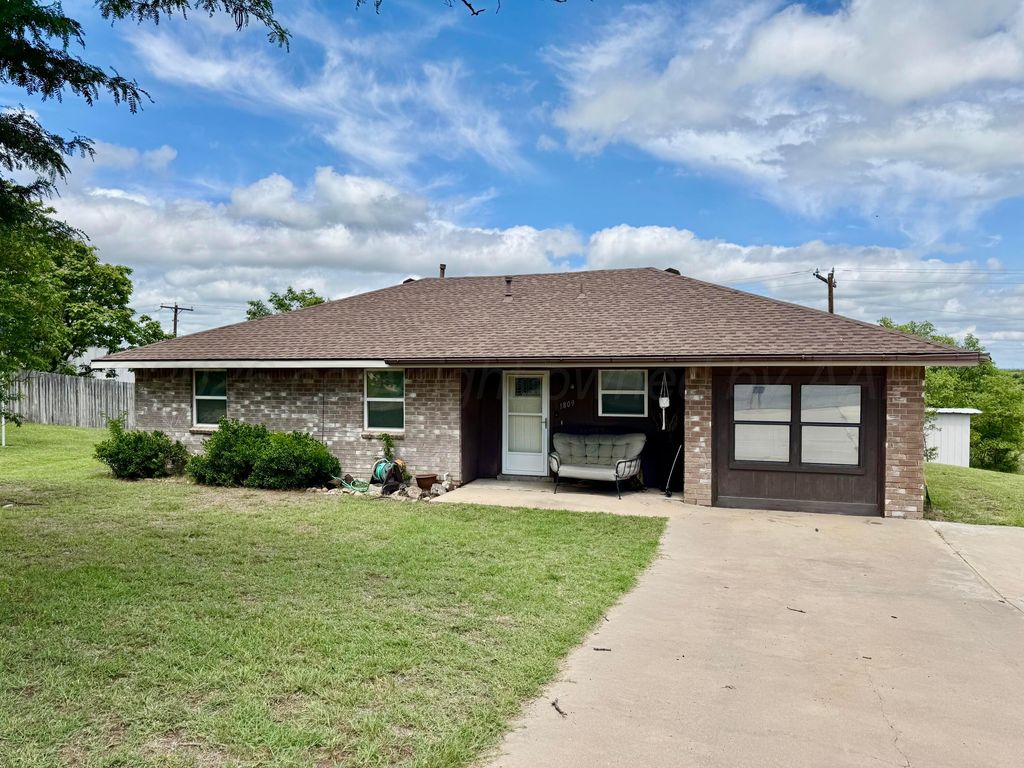 1809 Willard Avenue, Canadian, TX 79014