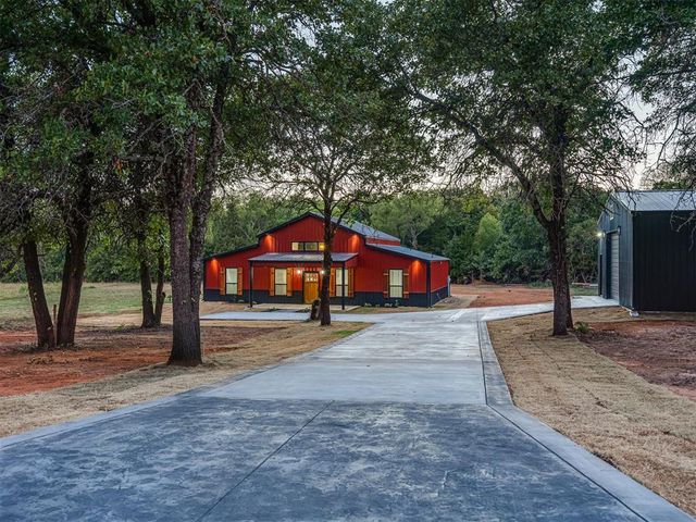 14 Hackney Drive, Mcloud, OK 74851