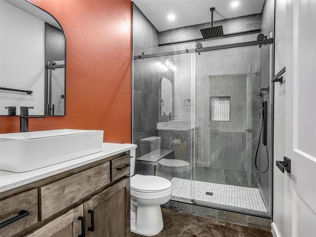 14 Hackney Drive, Mcloud, OK 74851