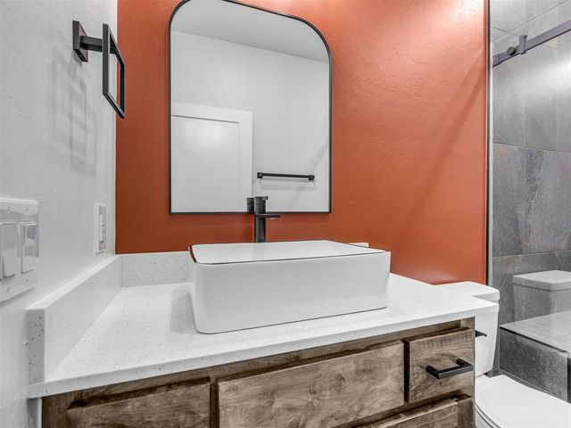 14 Hackney Drive, Mcloud, OK 74851