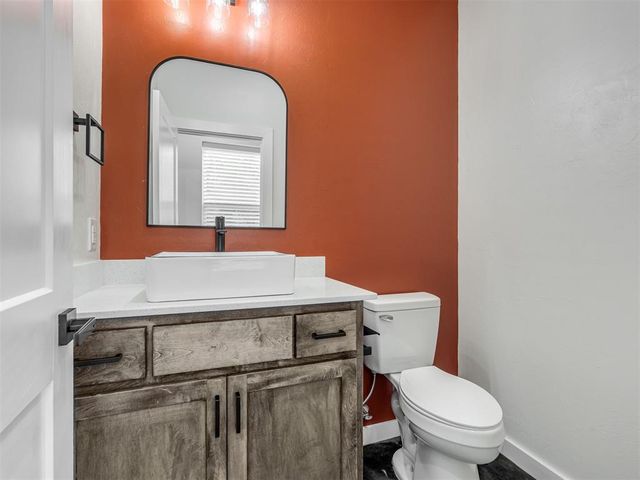 14 Hackney Drive, Mcloud, OK 74851
