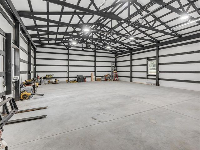 14 Hackney Drive, Mcloud, OK 74851