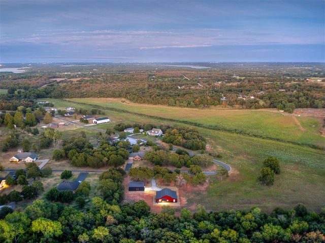 14 Hackney Drive, Mcloud, OK 74851