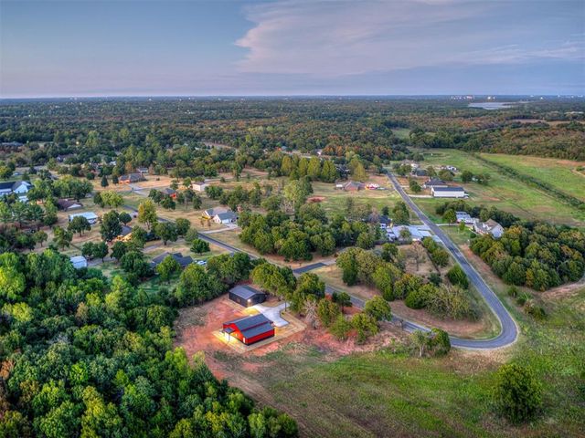 14 Hackney Drive, Mcloud, OK 74851