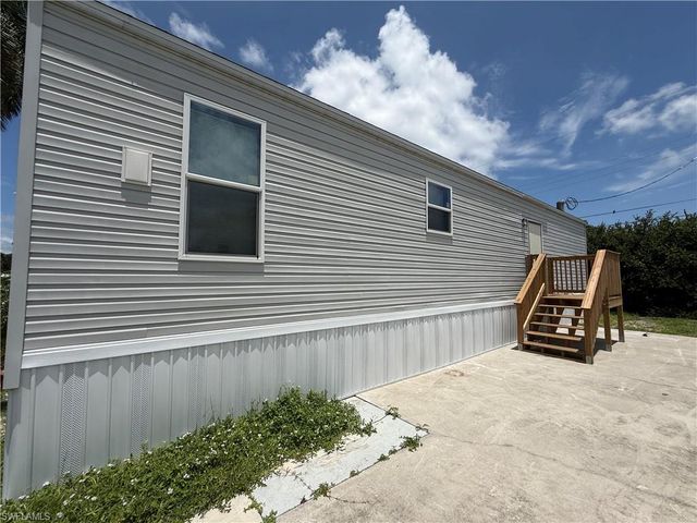 12120 Cactus DR, Fort Myers, FL 33908