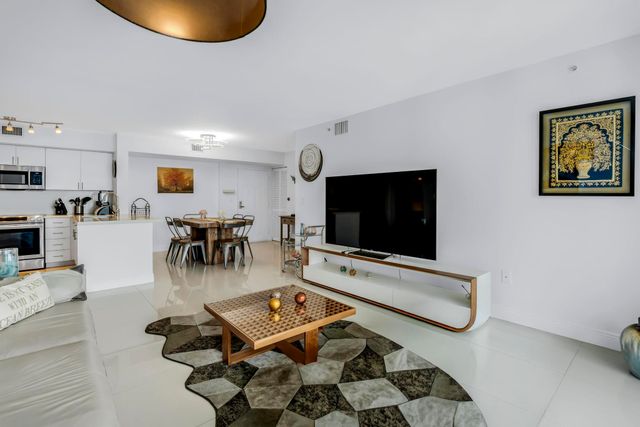 1155 BRICKELL BAY Drive 2509, Miami, FL 33131