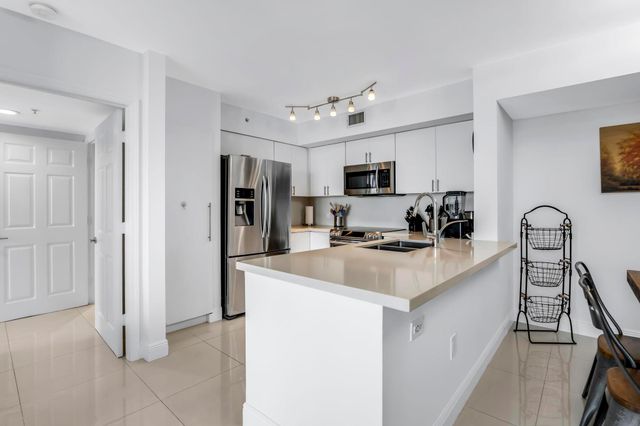 1155 BRICKELL BAY Drive 2509, Miami, FL 33131