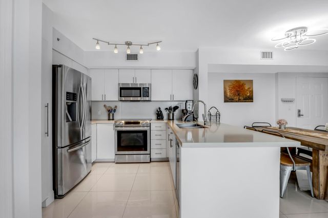 1155 BRICKELL BAY Drive 2509, Miami, FL 33131