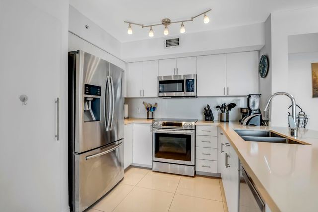 1155 BRICKELL BAY Drive 2509, Miami, FL 33131
