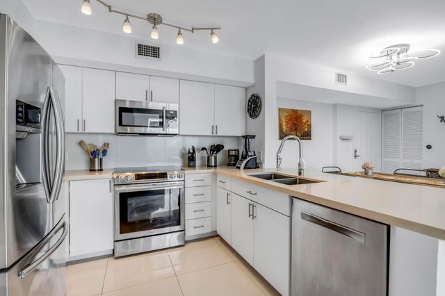 1155 BRICKELL BAY Drive 2509, Miami, FL 33131