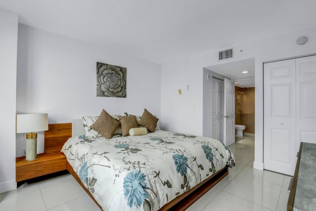 1155 BRICKELL BAY Drive 2509, Miami, FL 33131