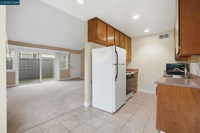 1160 Kenwal Rd D, Concord, CA 94521