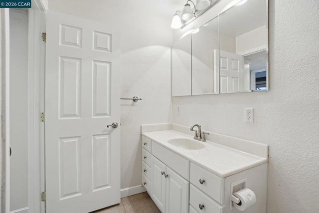 1160 Kenwal Rd D, Concord, CA 94521