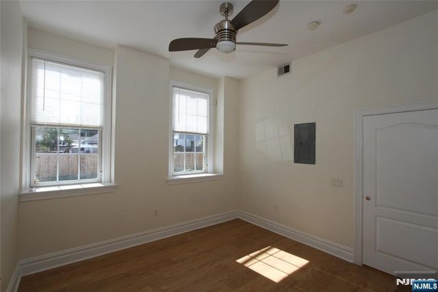 1 John Street 5, Haledon, NJ 07508