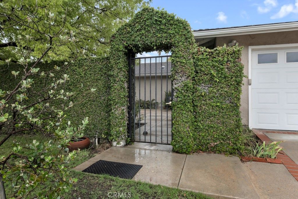 26106 Veva Way, Calabasas, CA 91302 — exterior