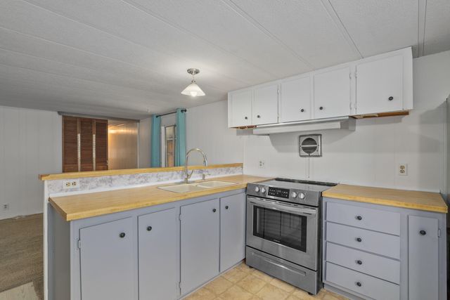 1241 Dowell Road 72, Grants Pass, OR 97527