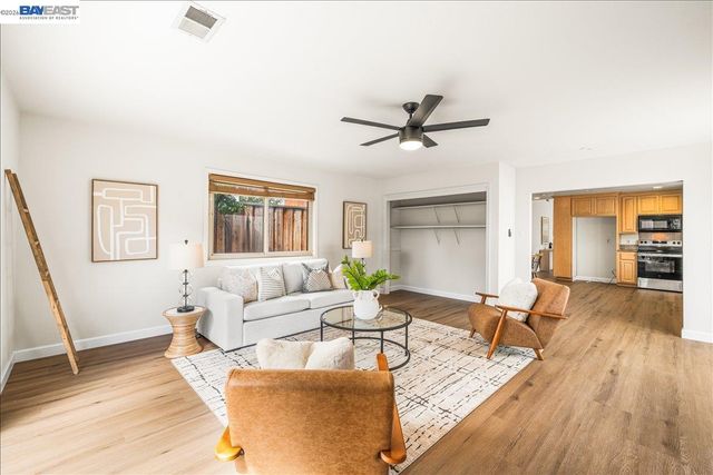 5168 Dryden Ct, Newark, CA 94560
