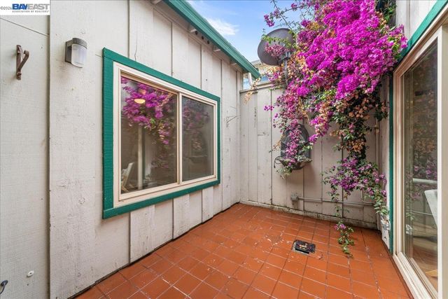 5168 Dryden Ct, Newark, CA 94560