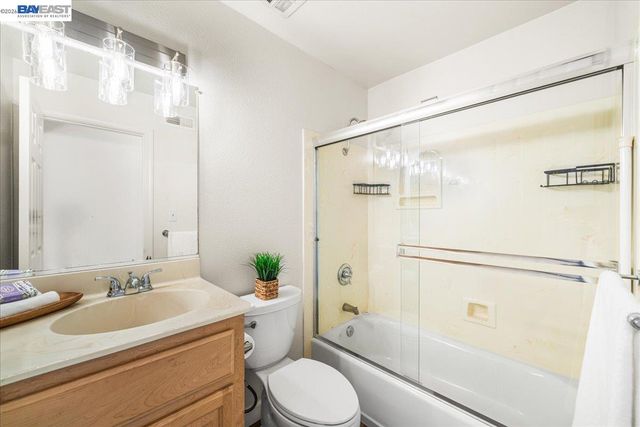 5168 Dryden Ct, Newark, CA 94560