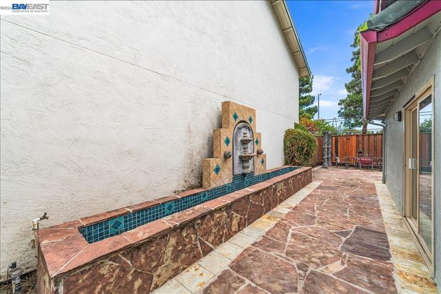 5168 Dryden Ct, Newark, CA 94560