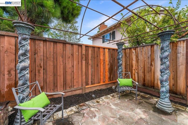 5168 Dryden Ct, Newark, CA 94560